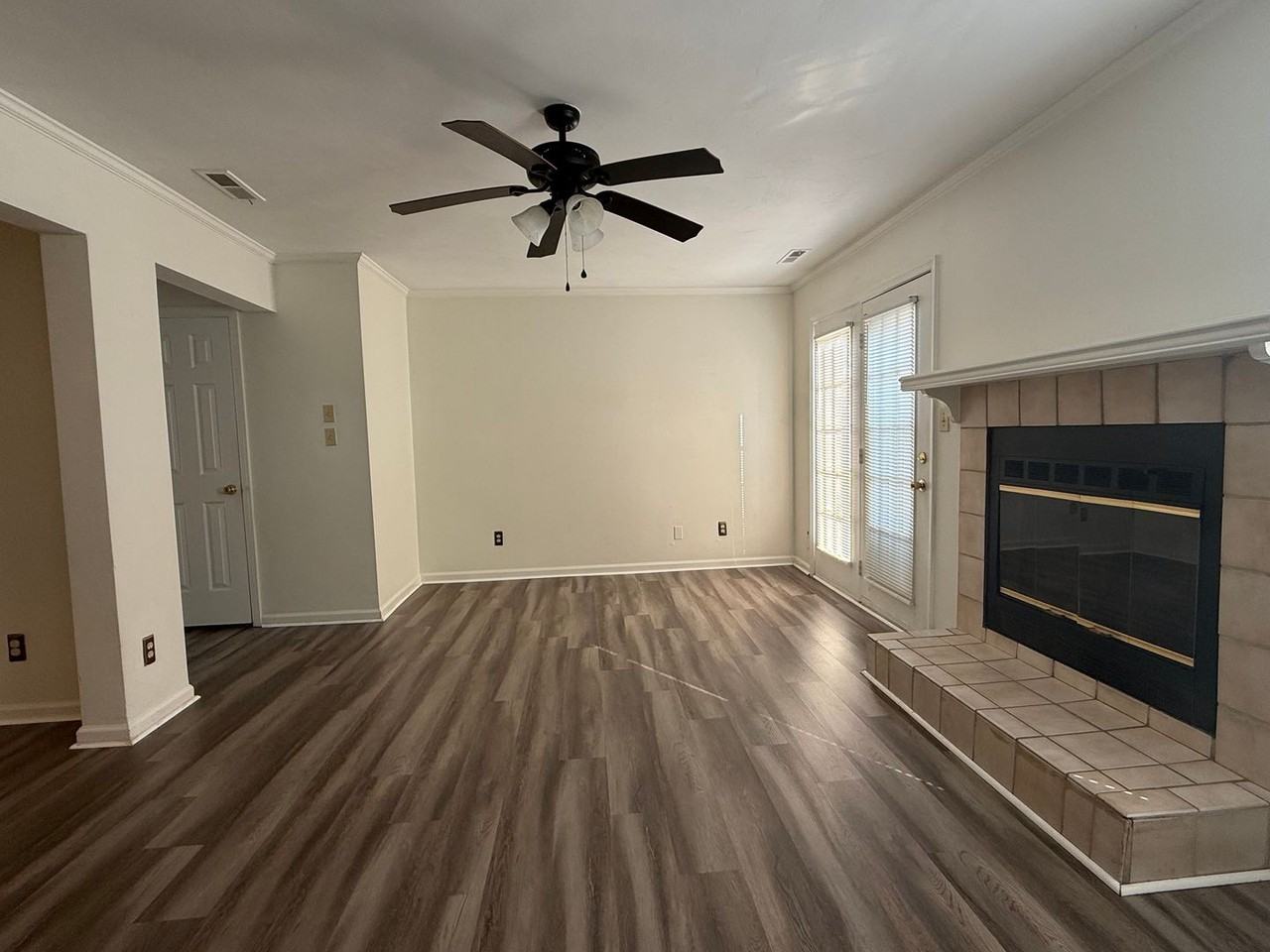 1118 Hillock Xing - Photo 7 of 19
