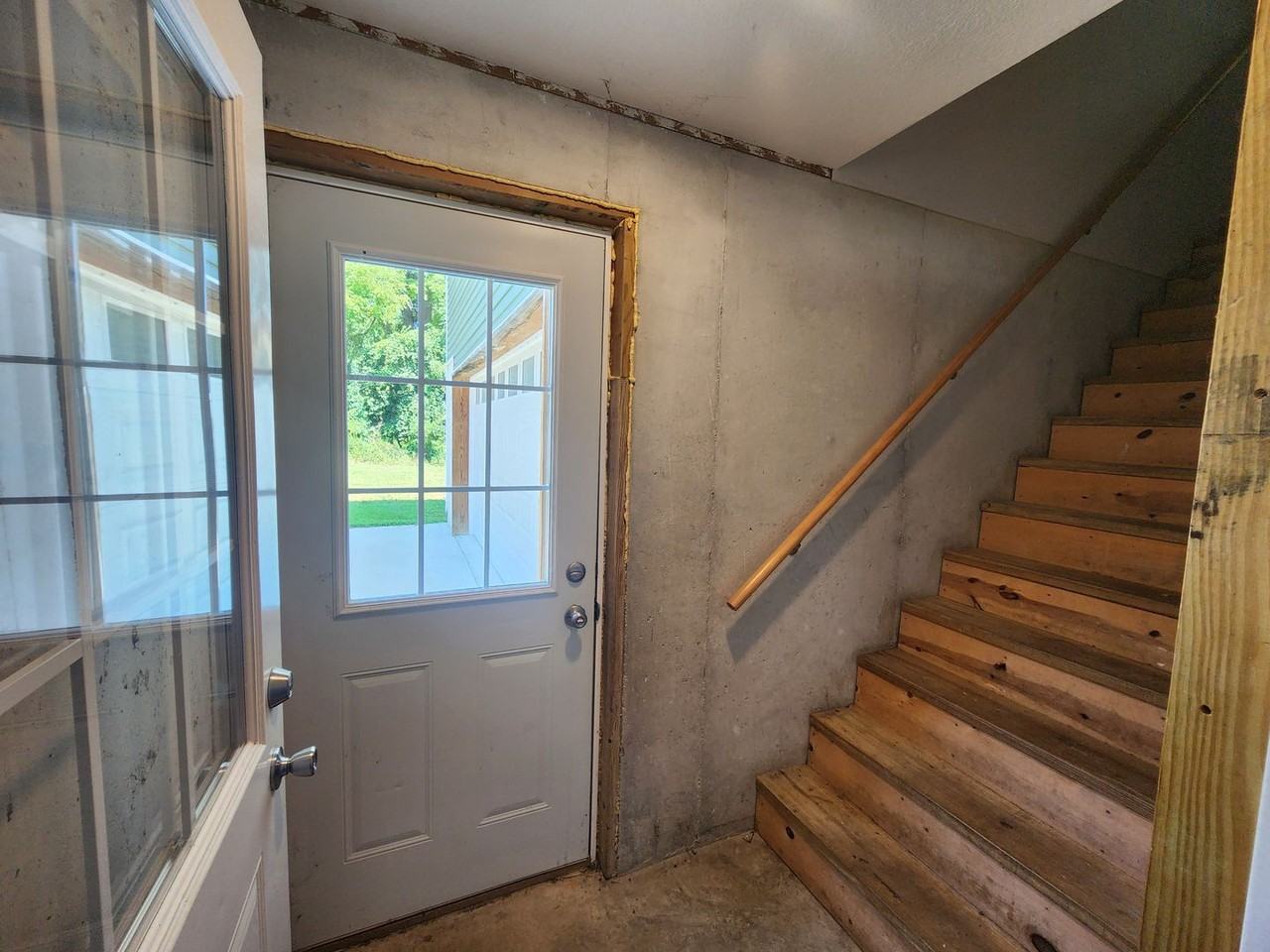 537 N 6th St - Photo 2 of 24