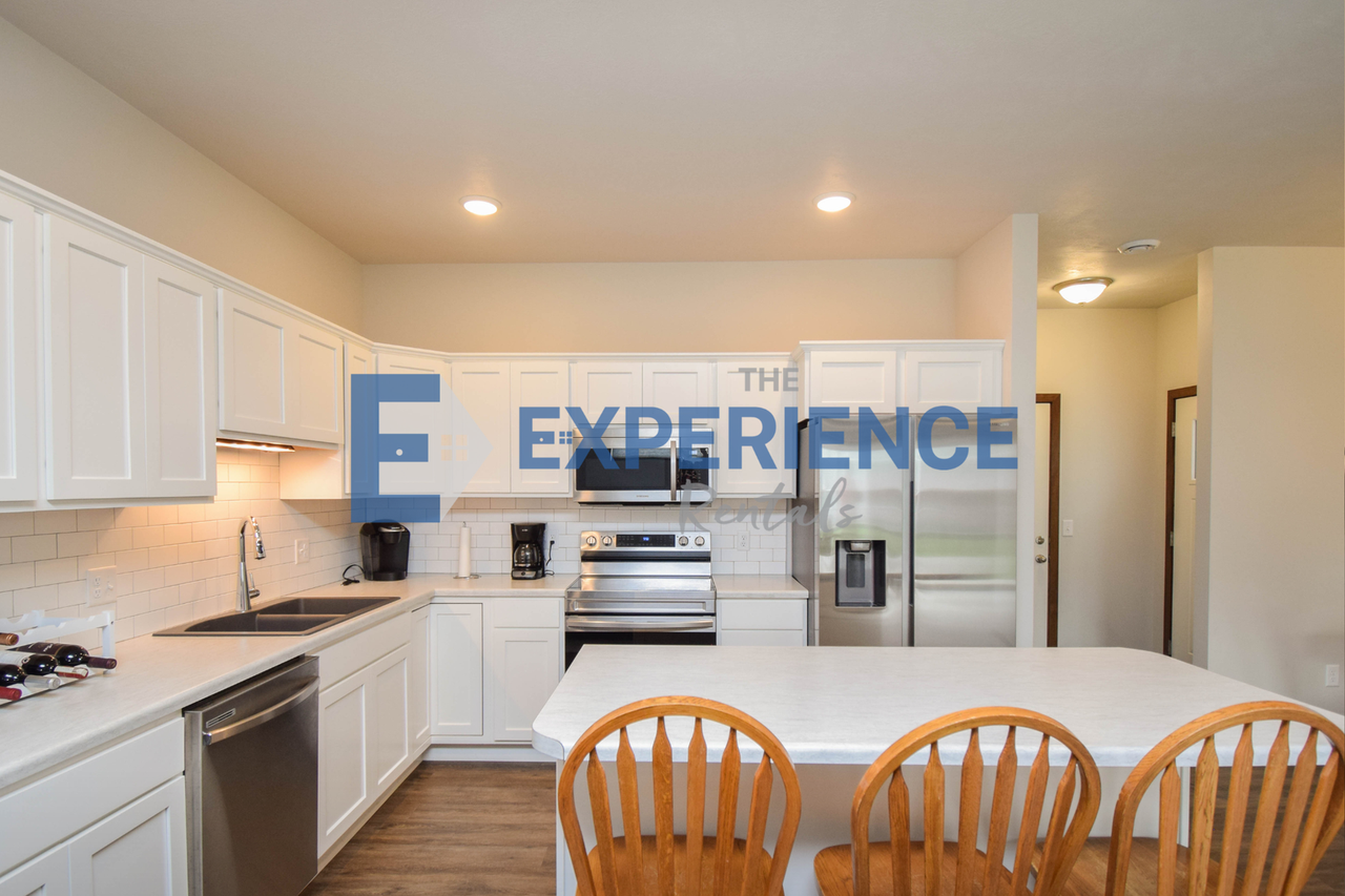 9052 W Ark Pl - Photo 2 of 19