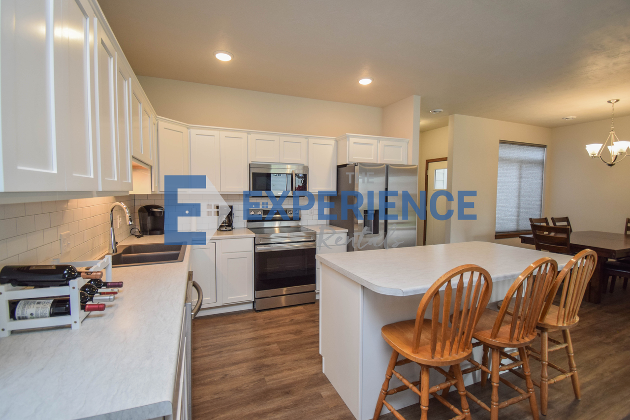 9052 W Ark Pl - Photo 5 of 19