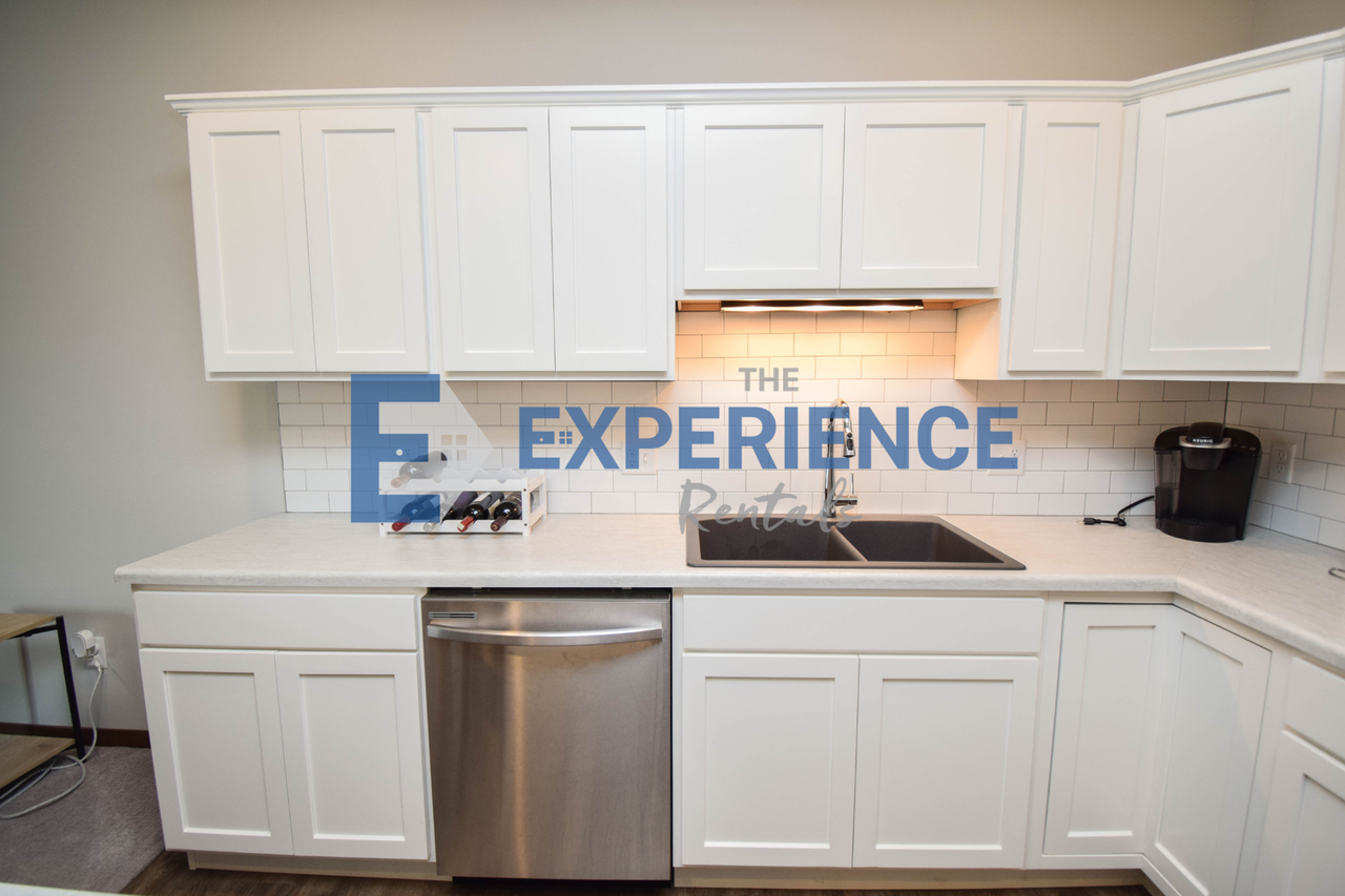 9052 W Ark Pl - Photo 6 of 19