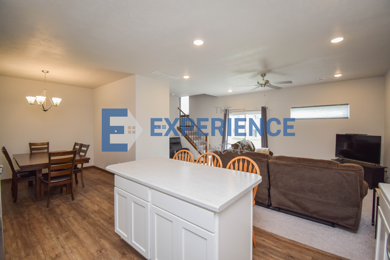 9052 W Ark Pl - Photo 7 of 19