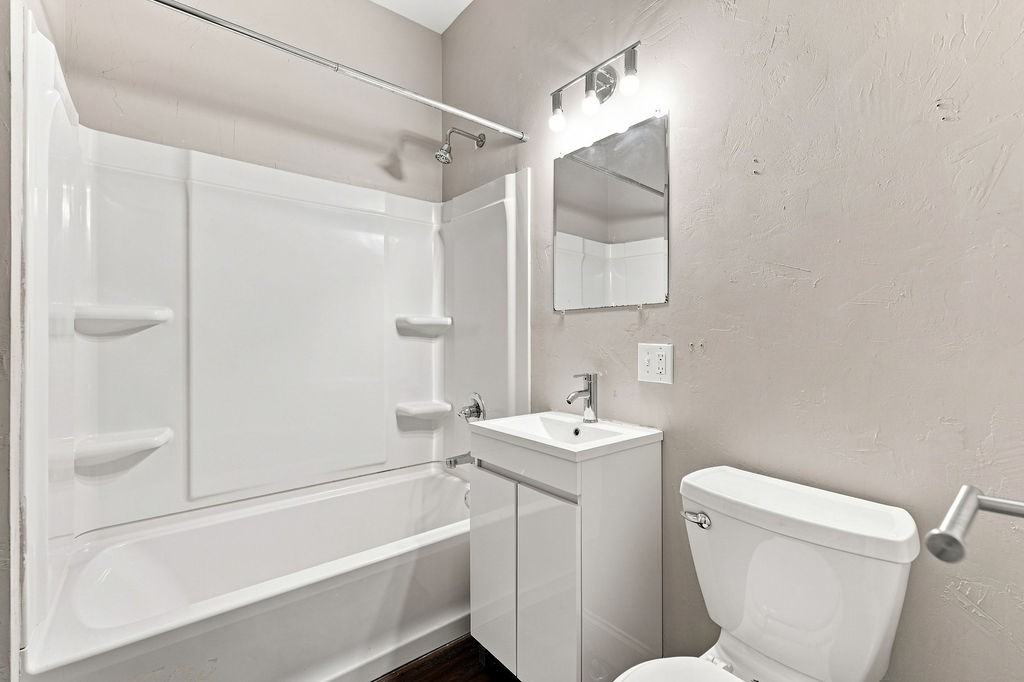 628 Jefferson St - Photo 7 of 10