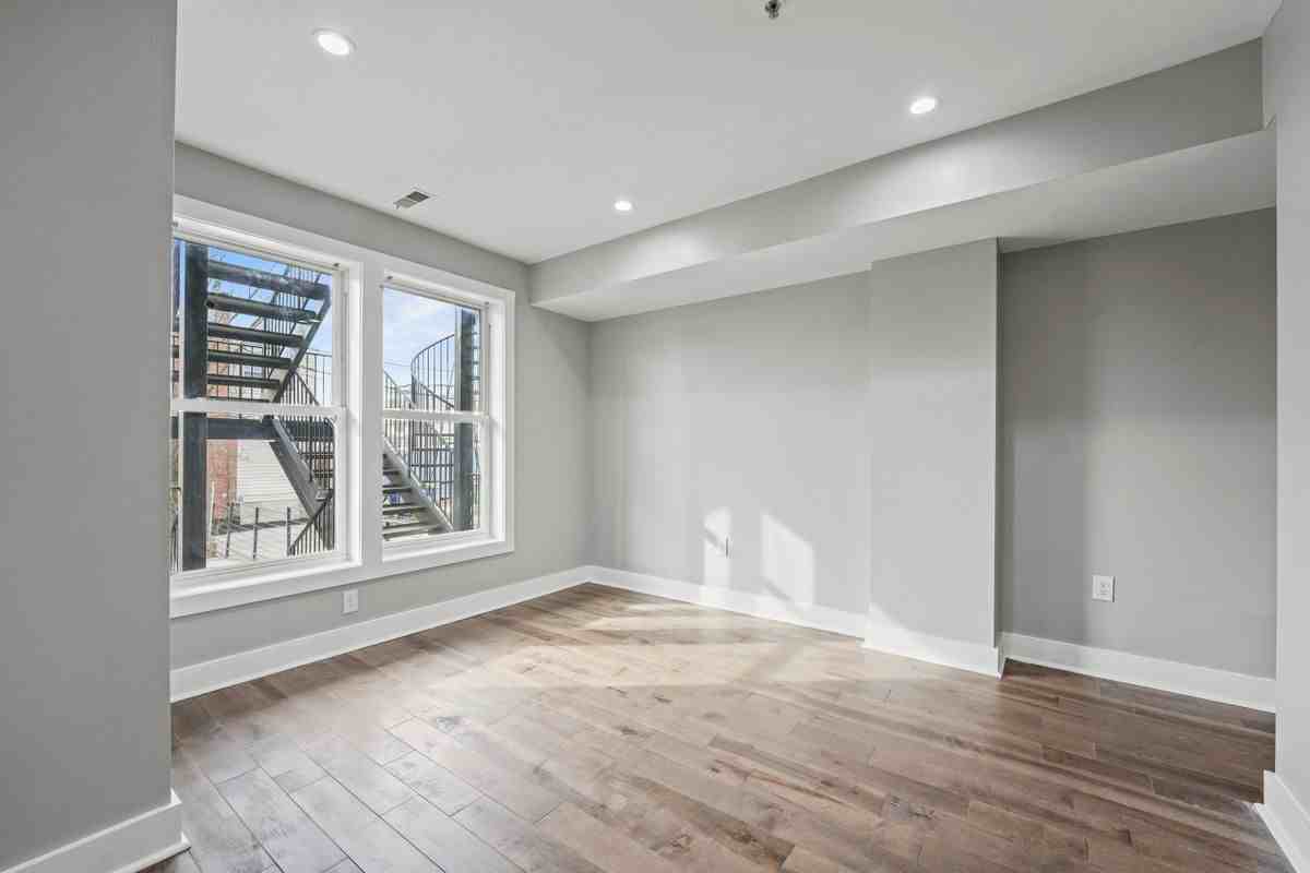 2419 Benning Rd Ne - Photo 3 of 11