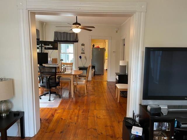 240 Sagamore St - Photo 4 of 14