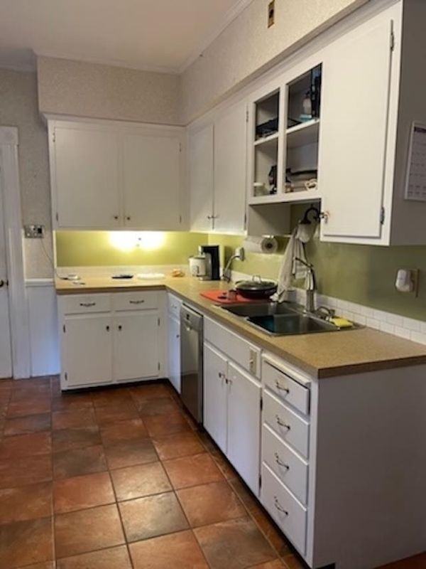 240 Sagamore St - Photo 7 of 14