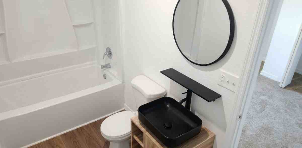 1412 Laurel St - Photo 5 of 23
