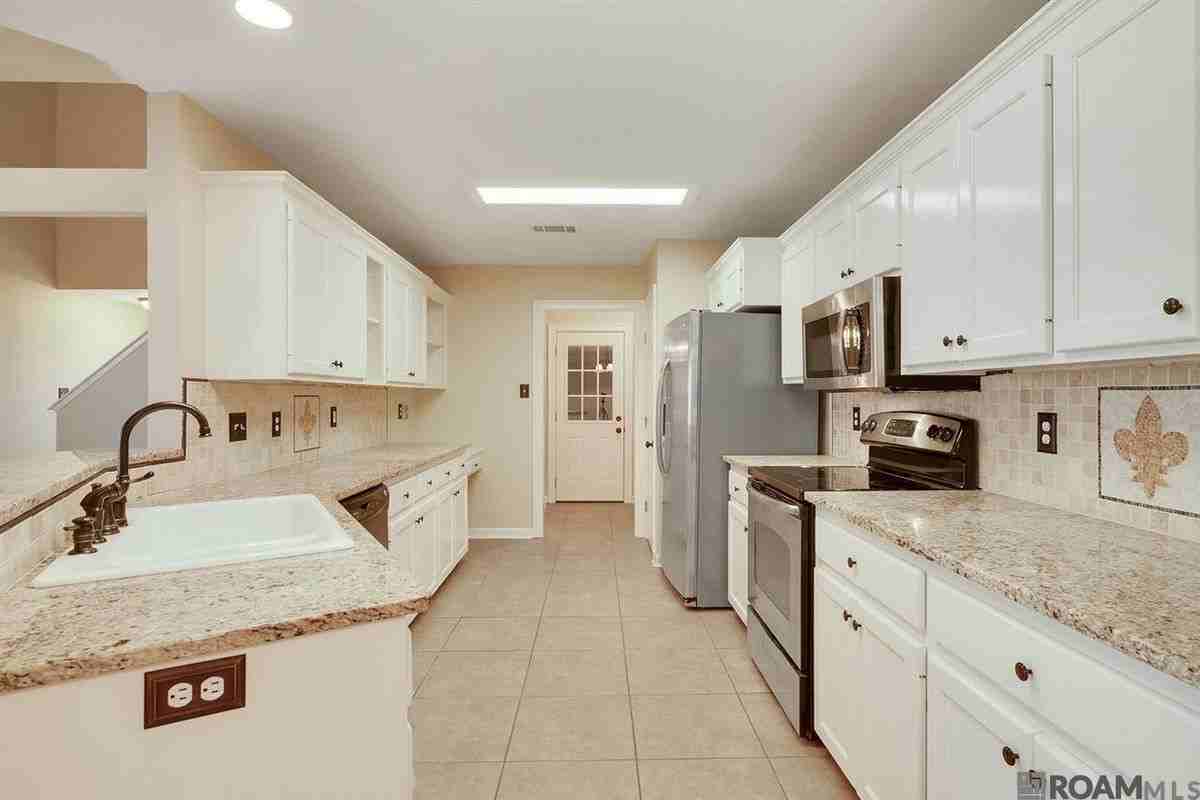 5156 Stumberg Ln - Photo 6 of 15