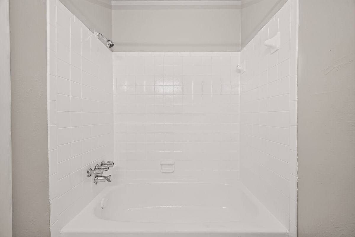24050 Spring Briar Ln - Photo 2 of 28