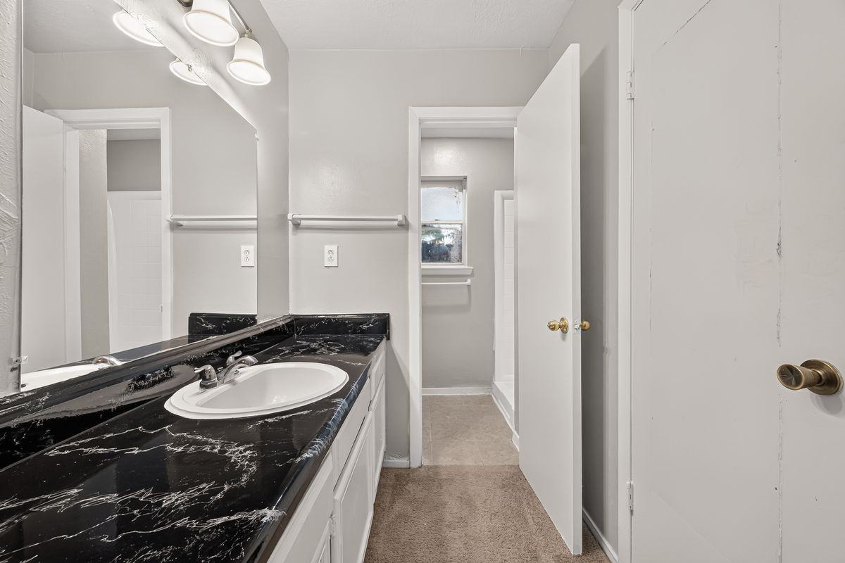 24050 Spring Briar Ln - Photo 5 of 28