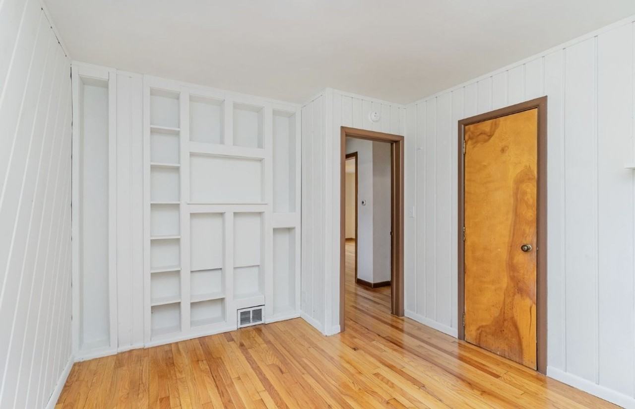 3704 Cambridge St - Photo 4 of 11
