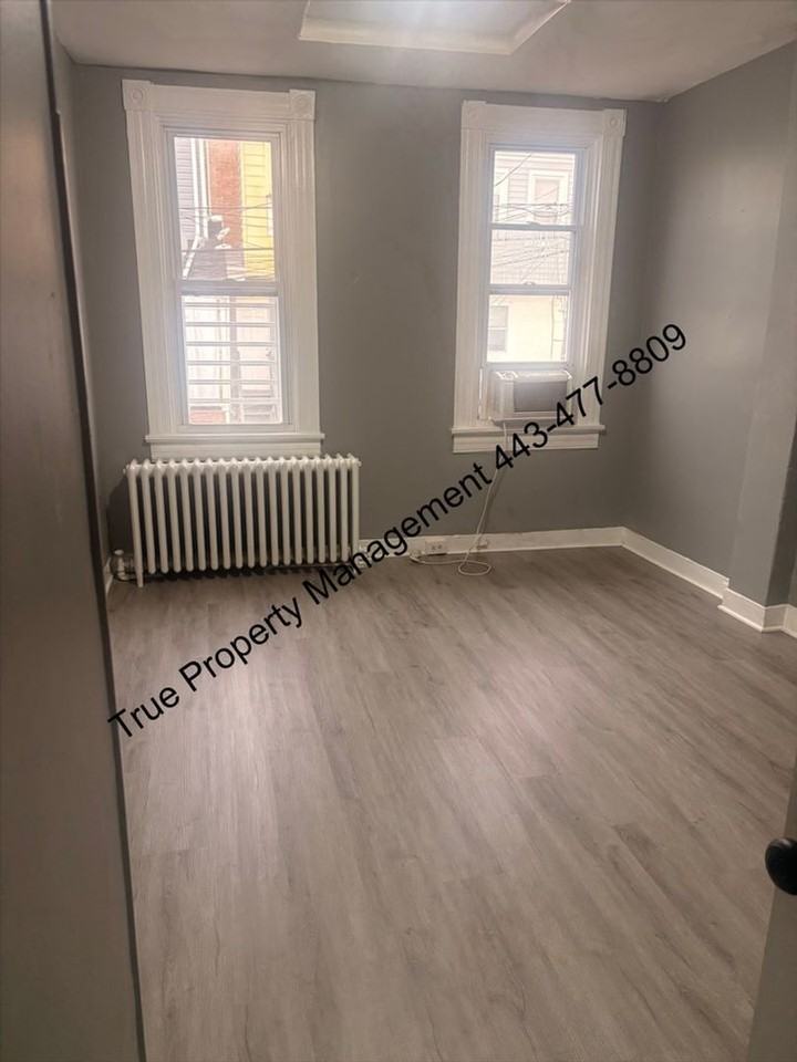 501 N Streeper St - Photo 5 of 10
