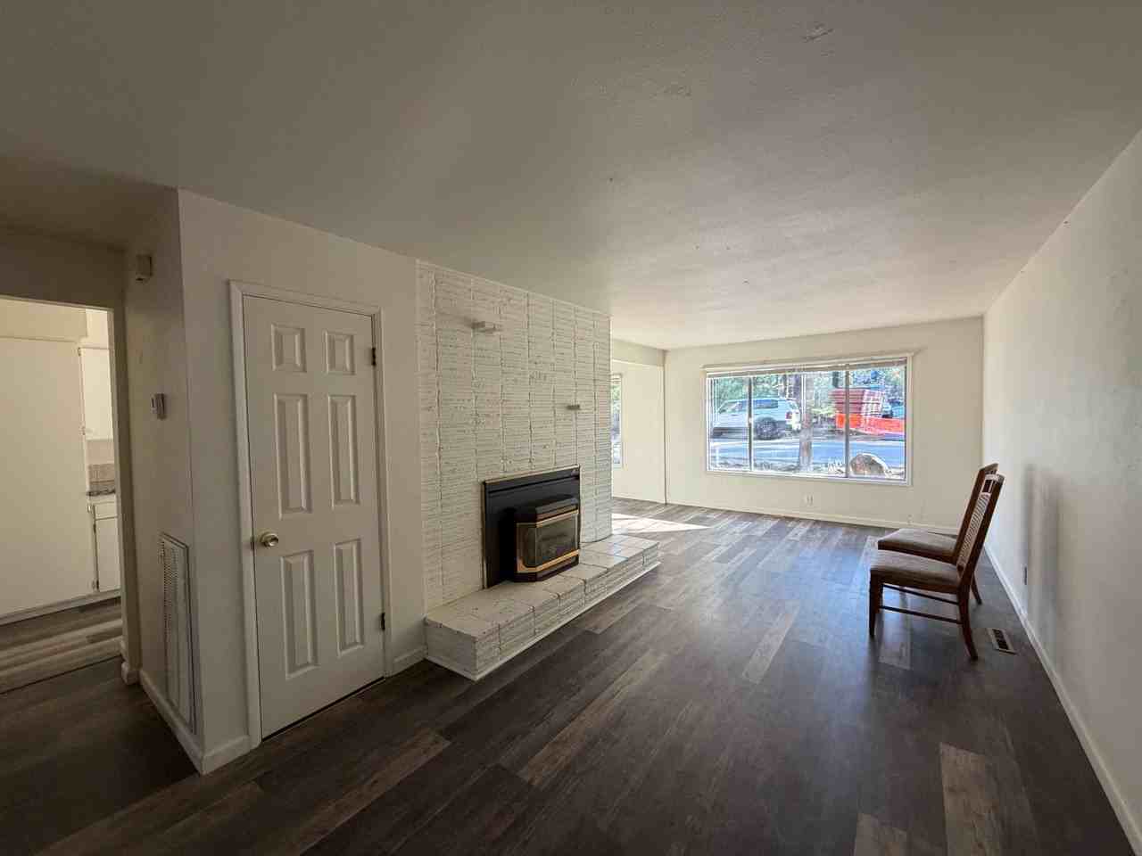 916 Sunset Dr - Photo 3 of 19