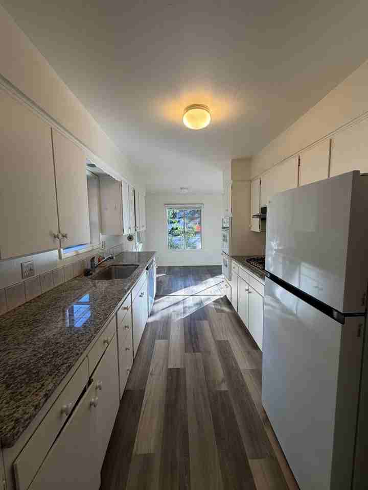 916 Sunset Dr - Photo 6 of 19