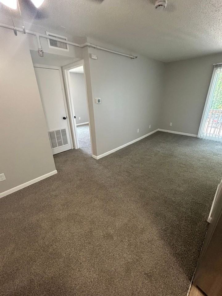 1409 Sunset Dr #201 - Photo 4 of 6