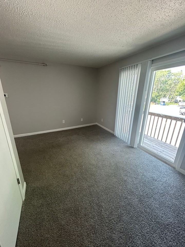1409 Sunset Dr #201 - Photo 5 of 6