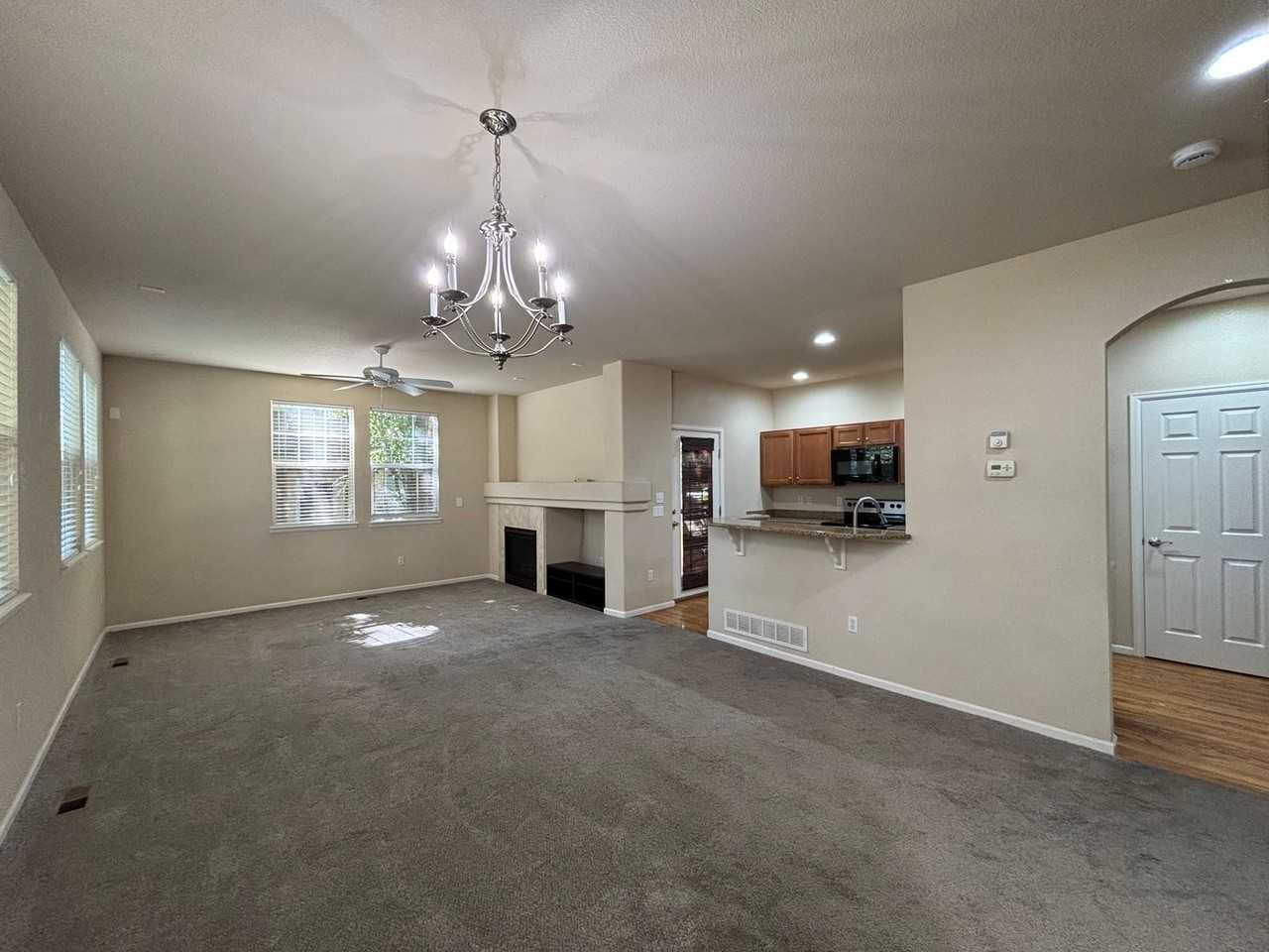 3903 Rock Creek Dr - Photo 2 of 18