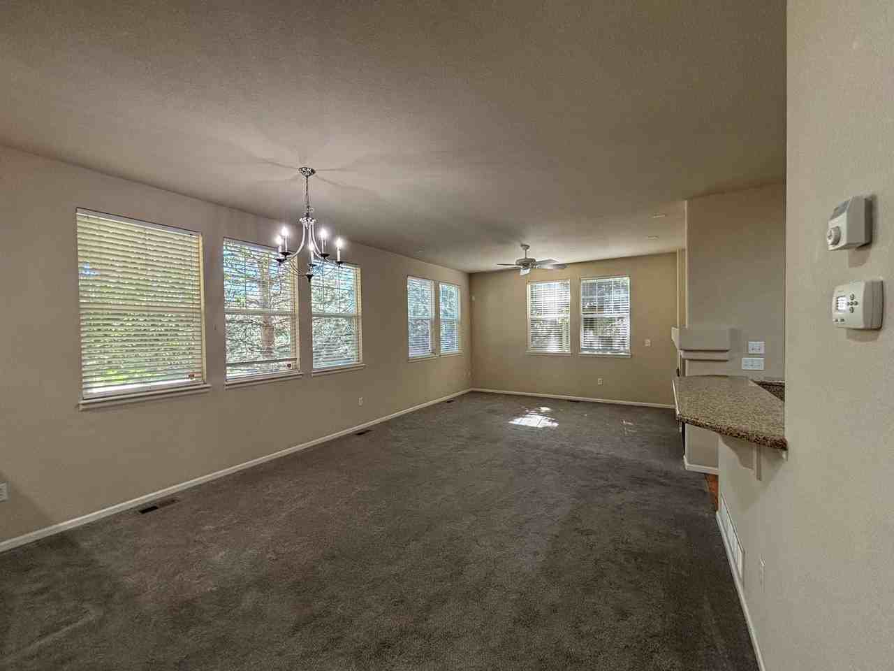 3903 Rock Creek Dr - Photo 3 of 18