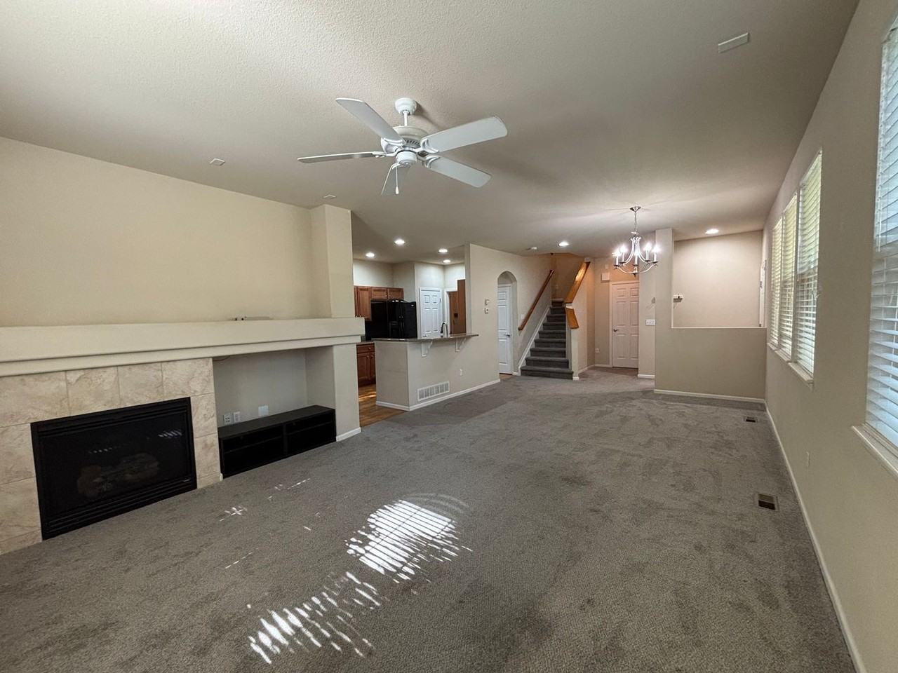 3903 Rock Creek Dr - Photo 5 of 18