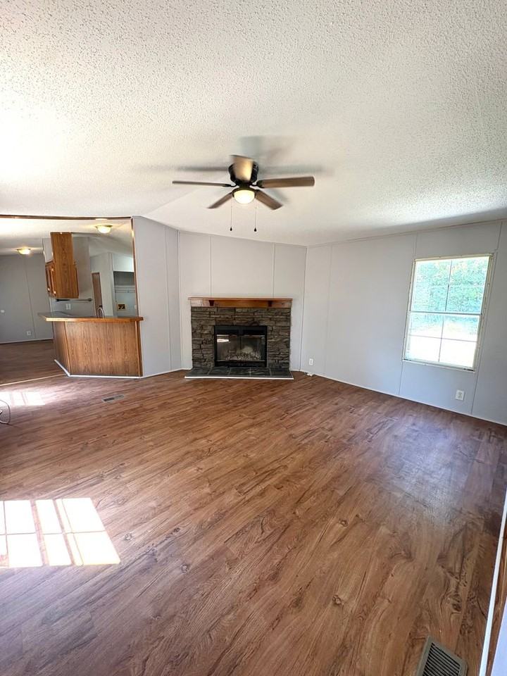 1498 Siddens Rd - Photo 2 of 10