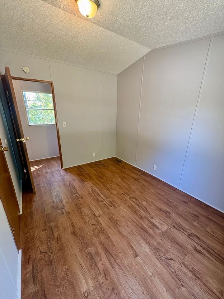 1498 Siddens Rd - Photo 7 of 10