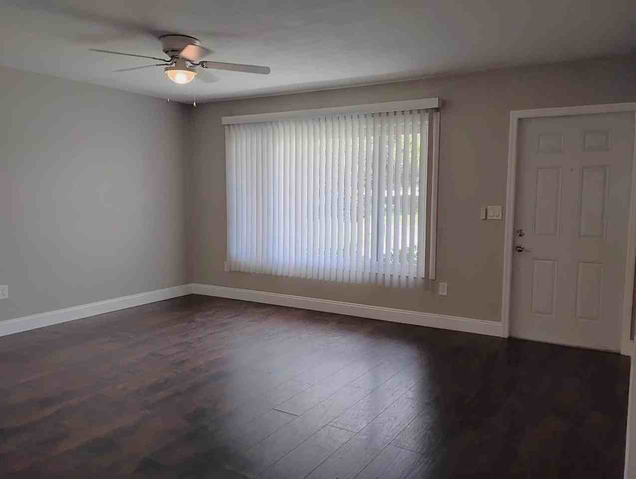 3055 Pan American Blvd - Photo 2 of 23