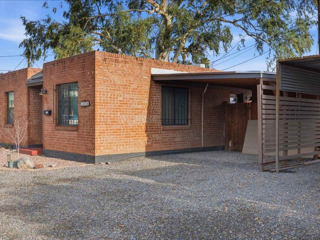 1618 N Forgeus Ave - Photo 3 of 21