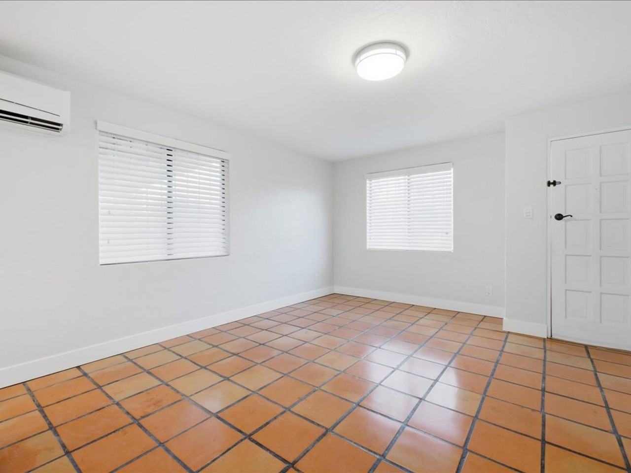 1618 N Forgeus Ave - Photo 7 of 21