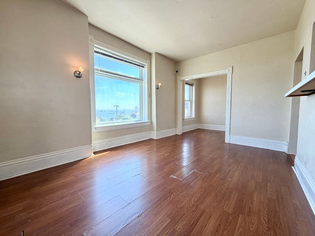 529 W 4th St #2 - Photo 4 of 15