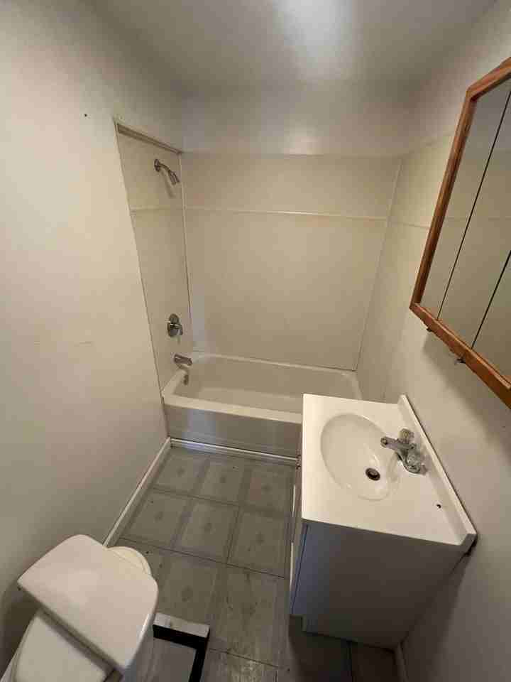 820 S Pasfield St - Photo 2 of 5