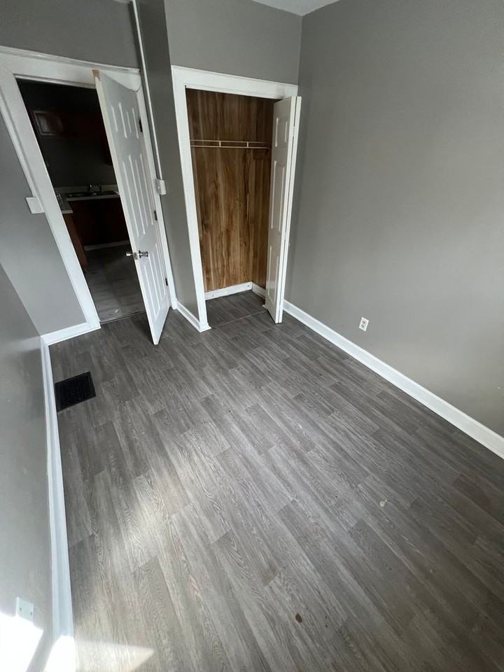 820 S Pasfield St - Photo 3 of 5