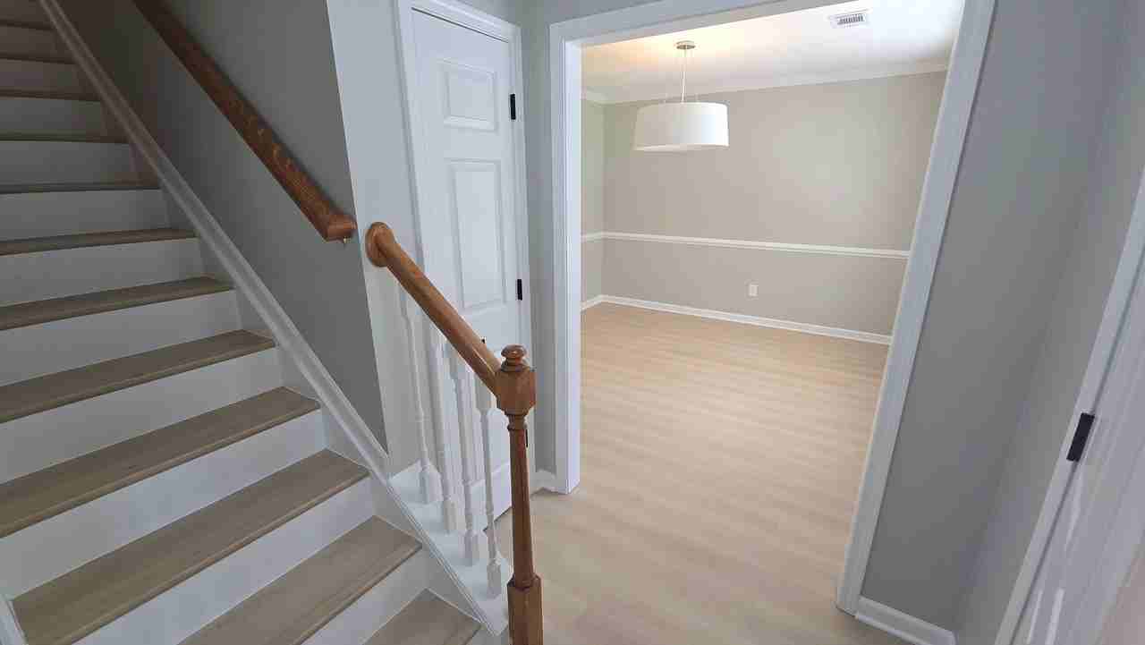 614 Summerhill Dr - Photo 5 of 41