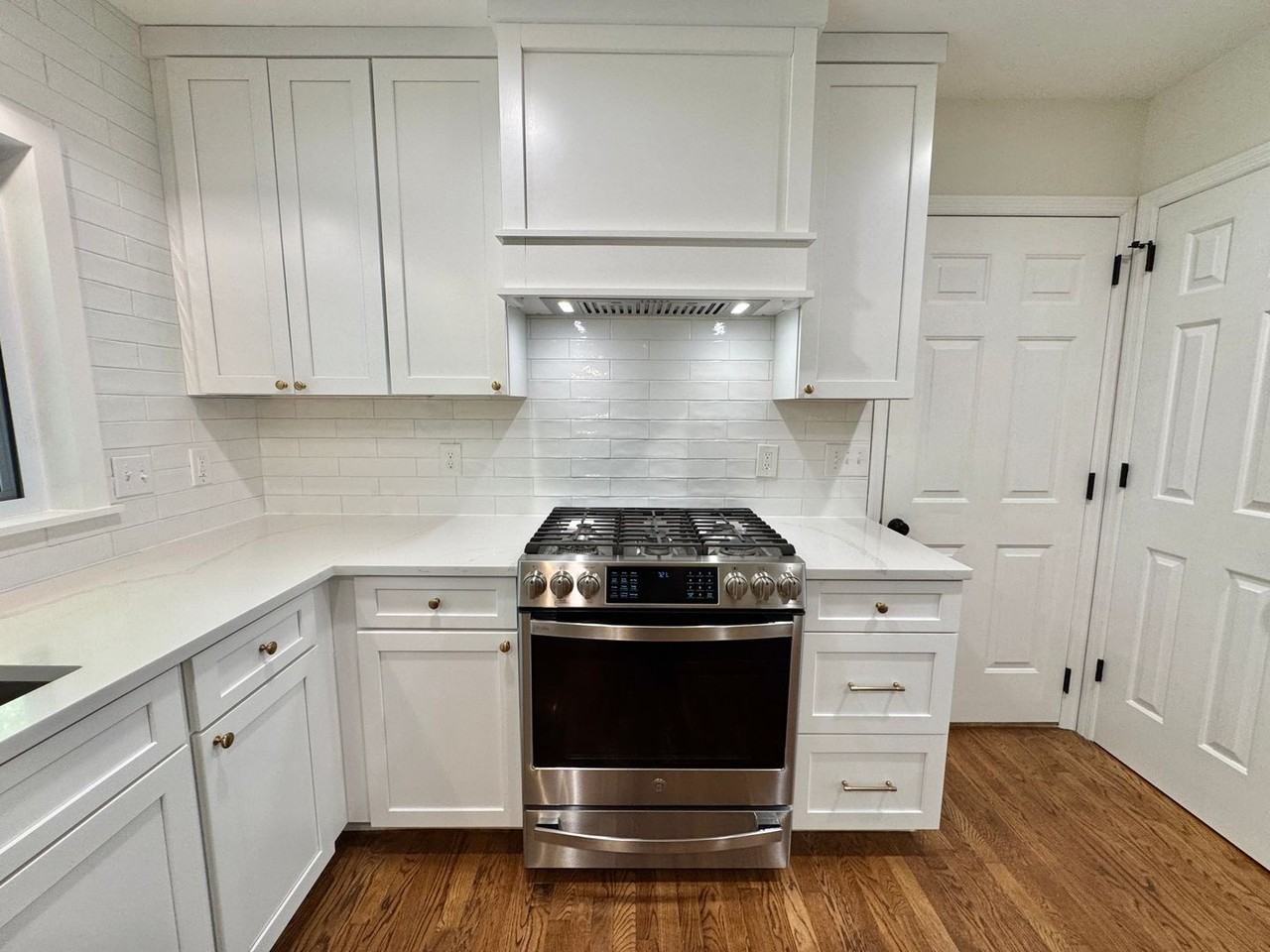 1370 Buckingham Cir - Photo 7 of 33