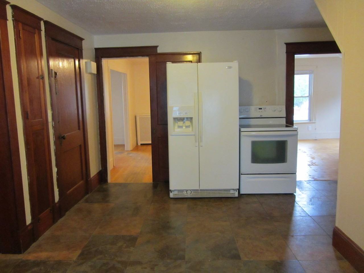 86 Bacon St - Photo 3 of 39