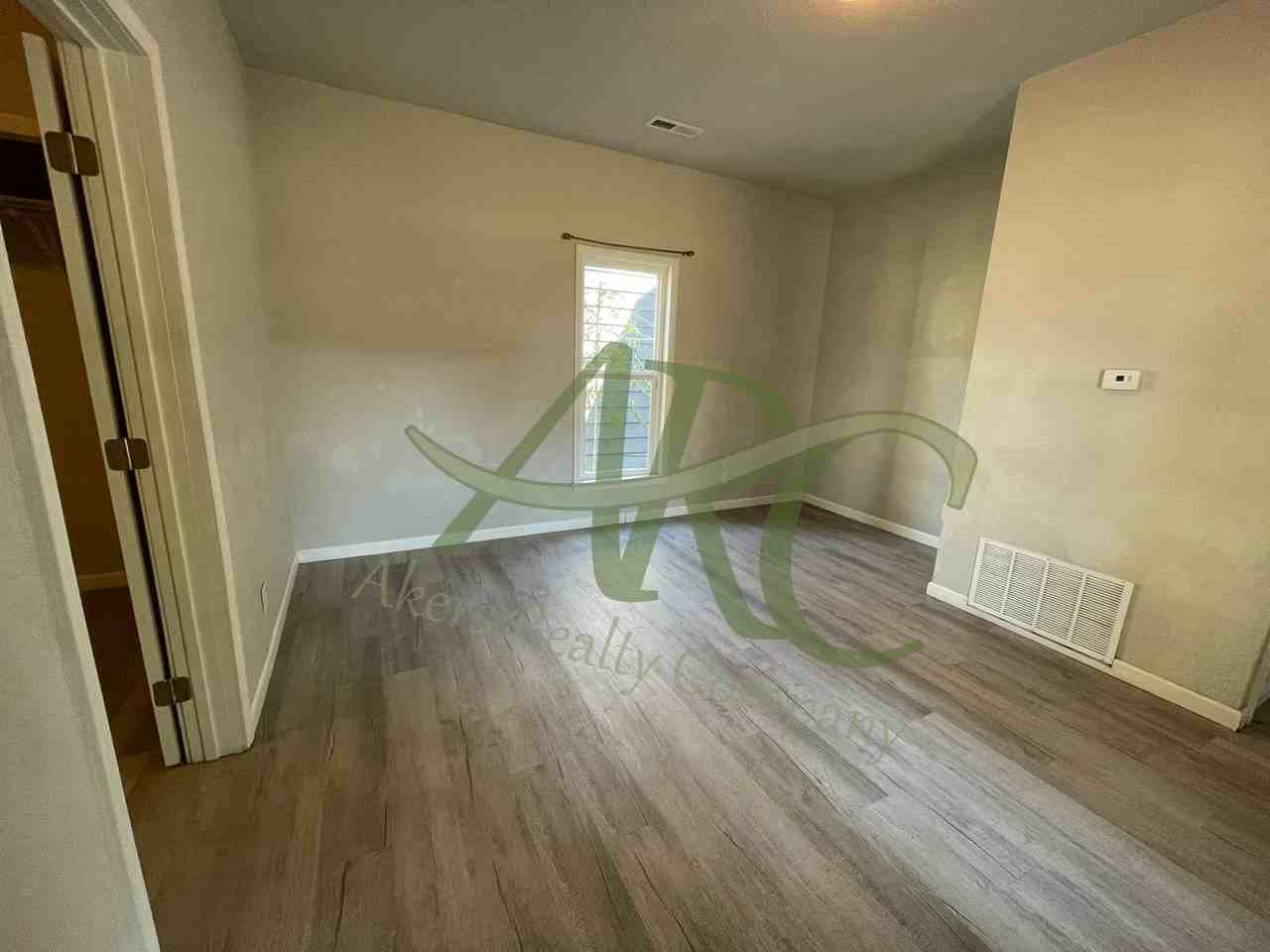 1444 Cypress St - Photo 3 of 15