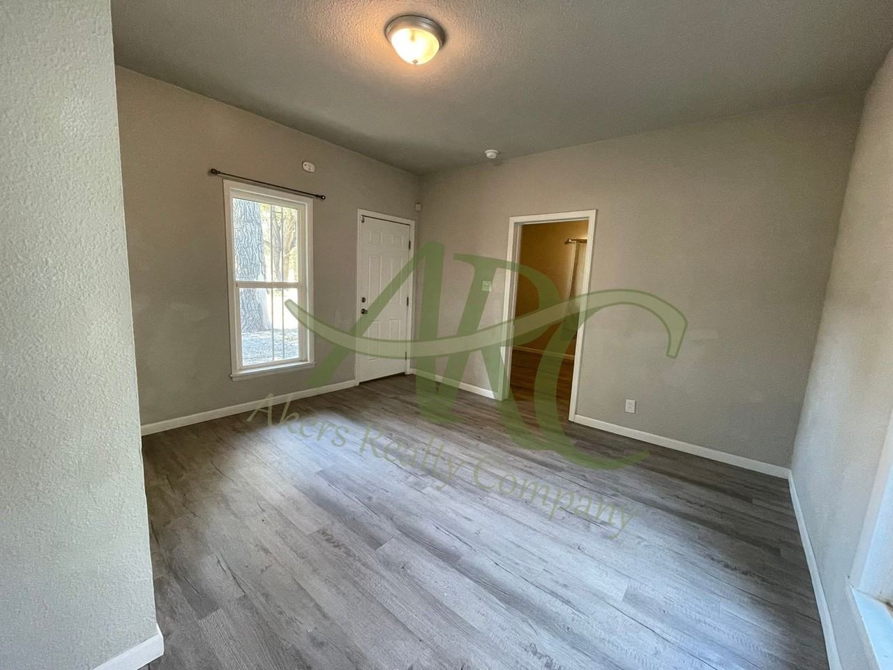 1444 Cypress St - Photo 4 of 15