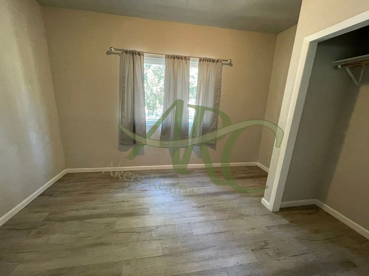 1444 Cypress St - Photo 6 of 15