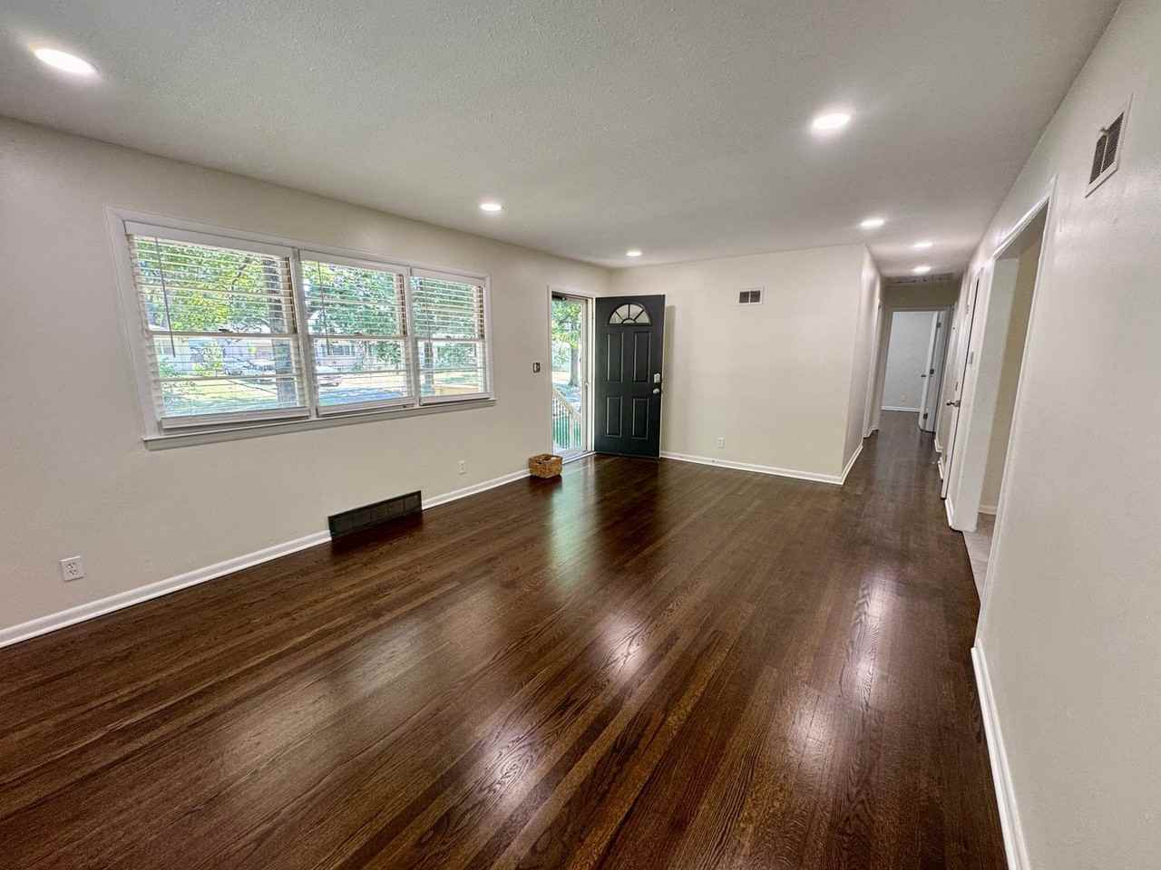 801 Sw 16th St - Photo 3 of 10