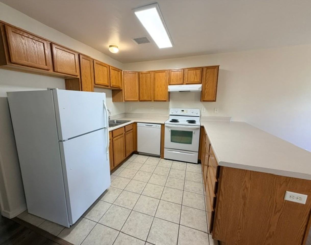 440 Serenity Ct - Photo 2 of 7