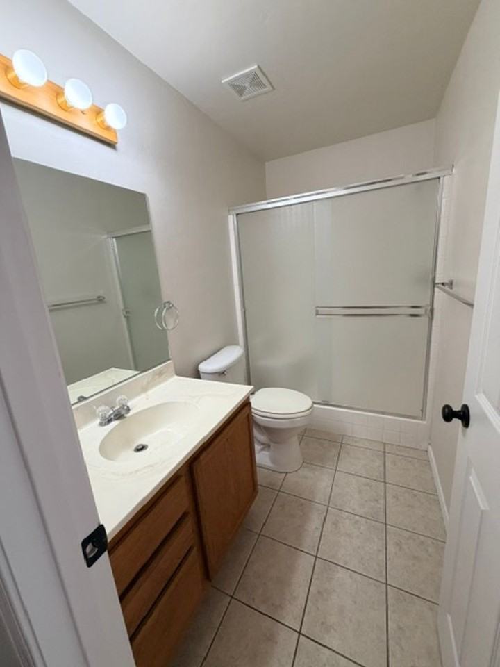 440 Serenity Ct - Photo 3 of 7