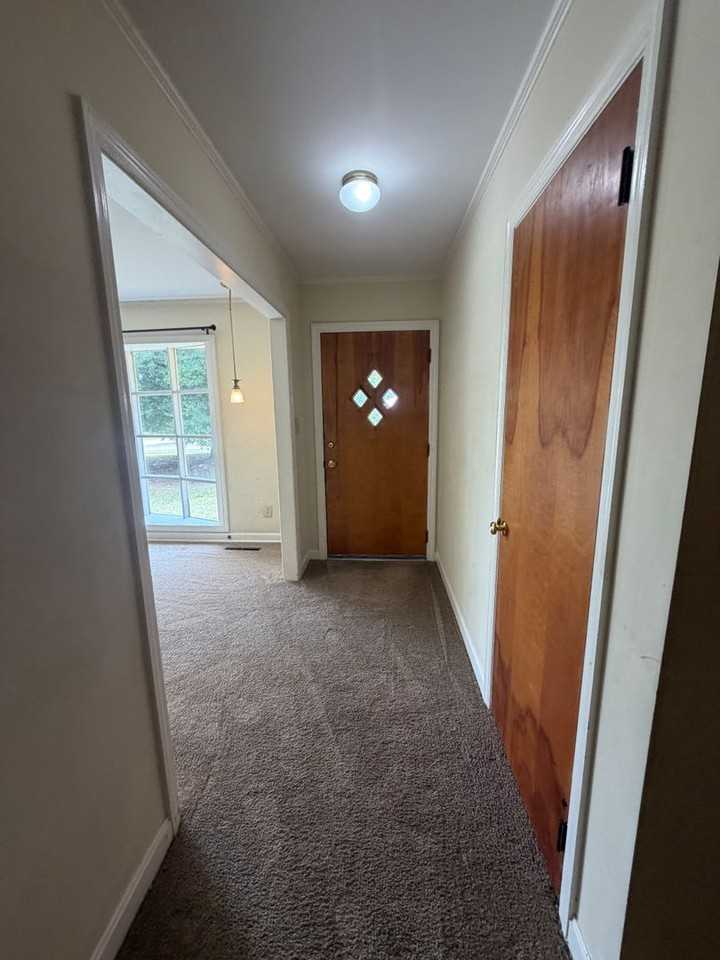 215 Lesesne Dr - Photo 4 of 38