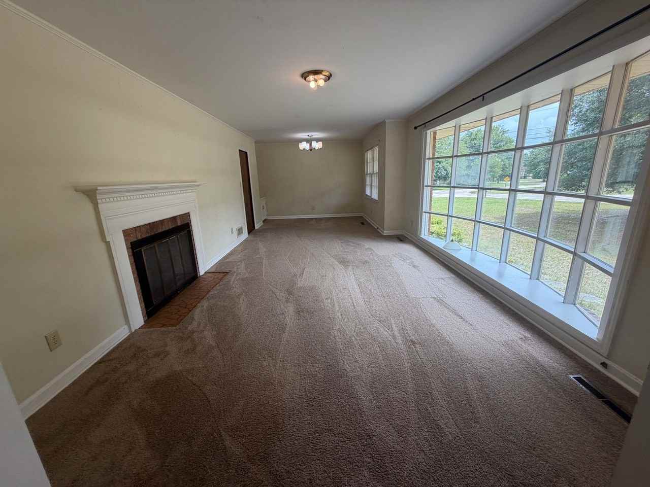 215 Lesesne Dr - Photo 5 of 38