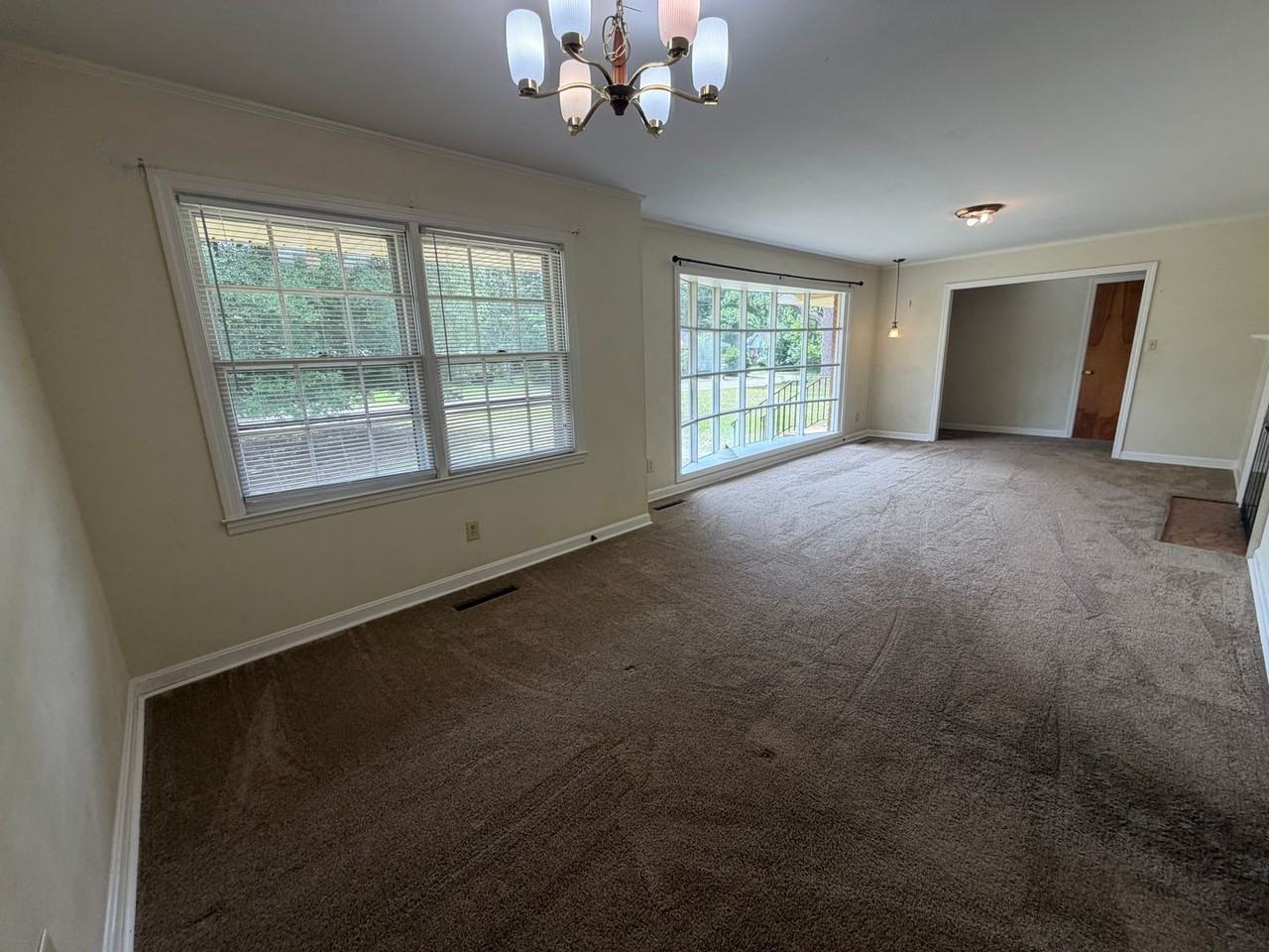 215 Lesesne Dr - Photo 7 of 38