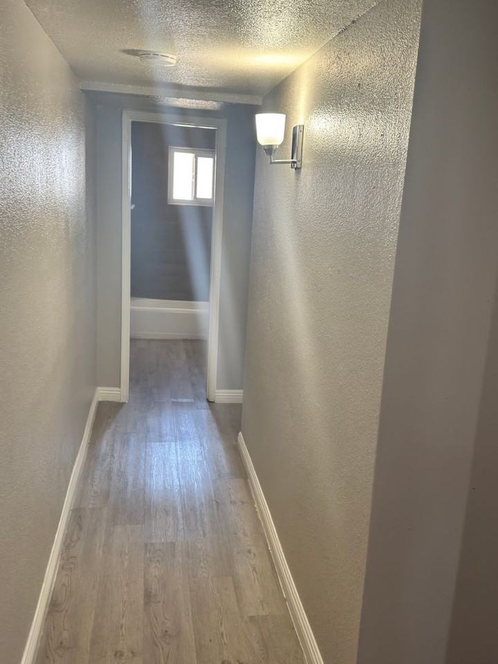 216 W Philadelphia Ave - Photo 4 of 7