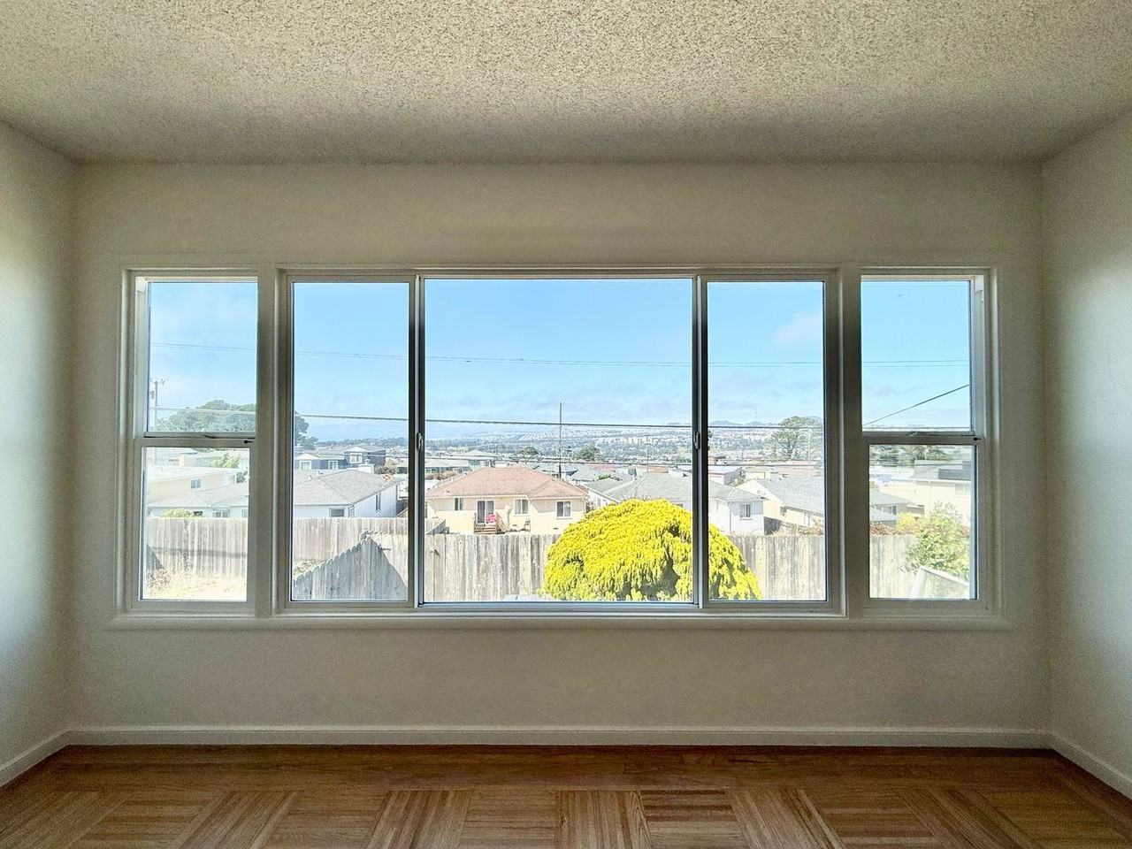 56 Montrose Ave - Photo 4 of 27