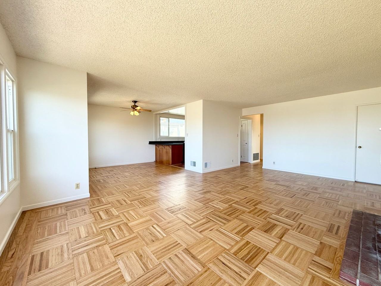 56 Montrose Ave - Photo 7 of 27