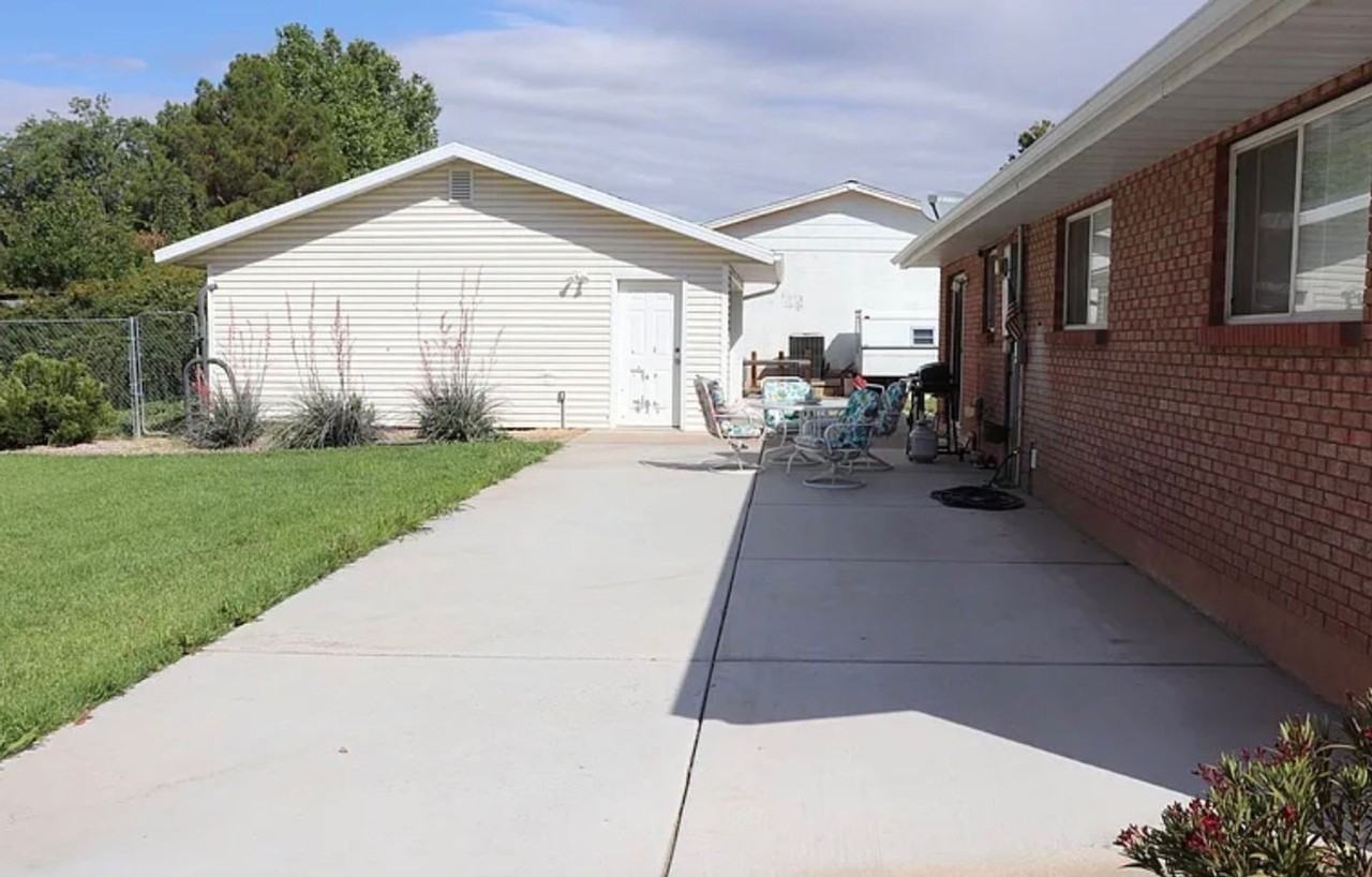 1617 Meadow View Ln - Photo 2 of 3