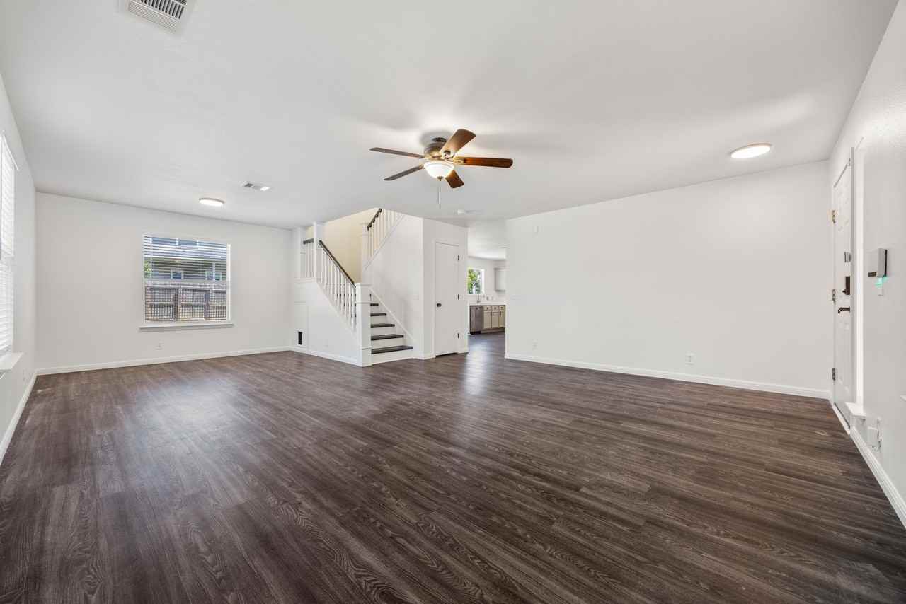 3304 Captain Ladd Ct - Photo 4 of 17