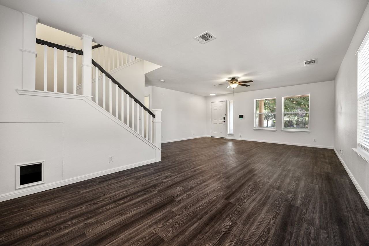 3304 Captain Ladd Ct - Photo 5 of 17