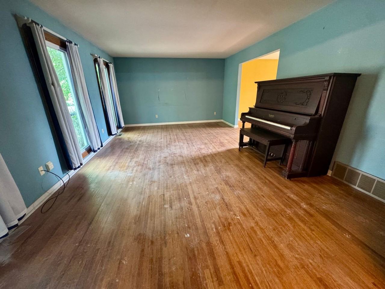 401 Oakfield Dr - Photo 4 of 12
